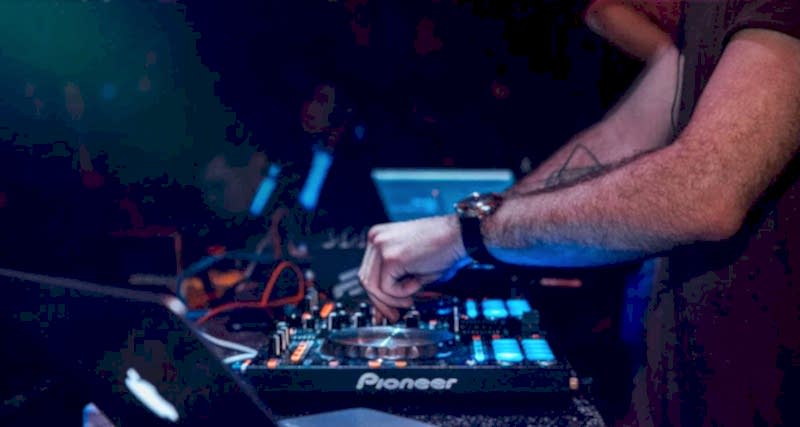 Kurumsal Etkinlik DJ Kiralama